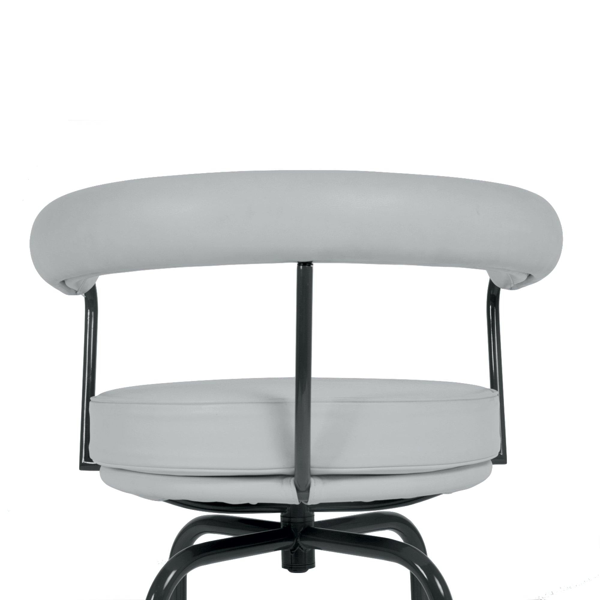 Corbusier 7 Swivel Chair image 3