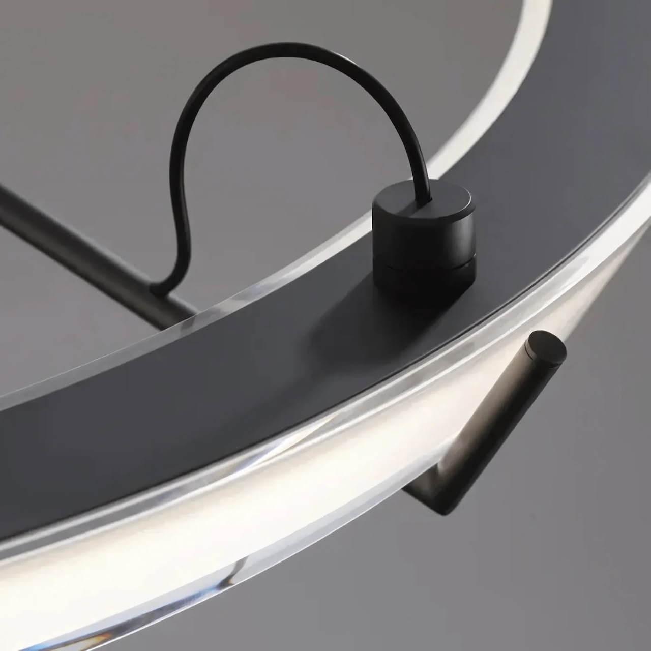 Detail of the Veritas Pendant Lamp in Black | Modern Approach