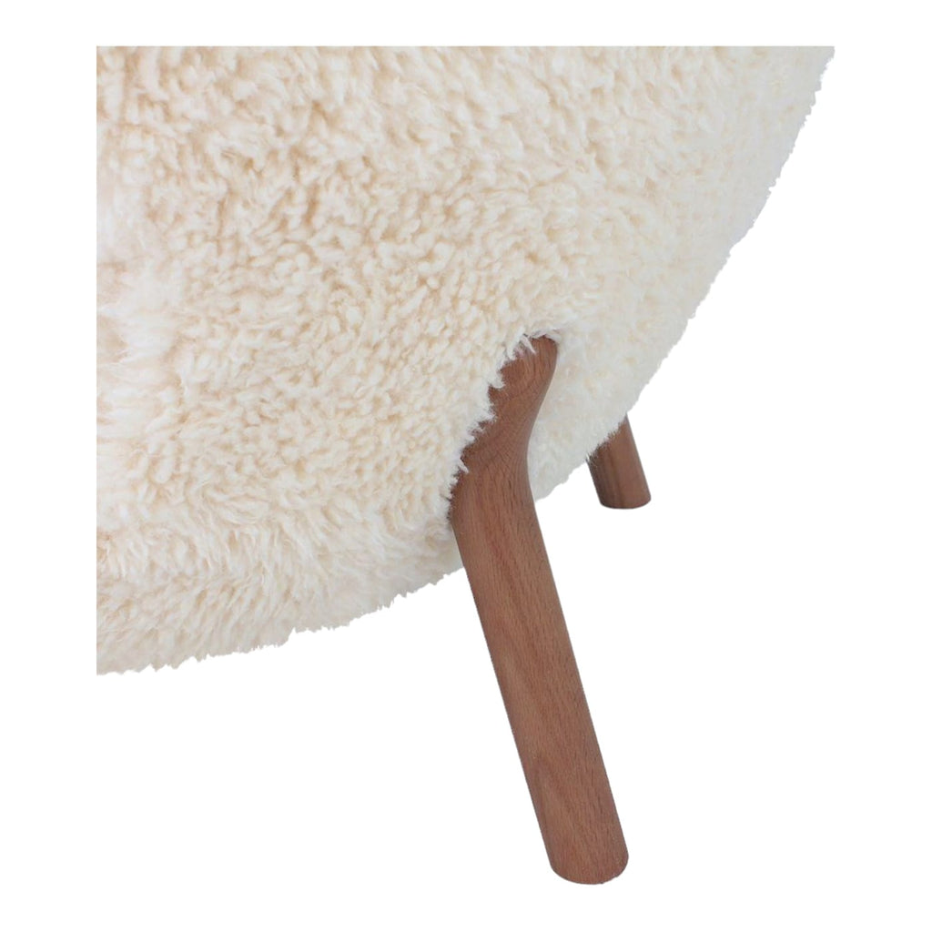 Petra Lounge Chair