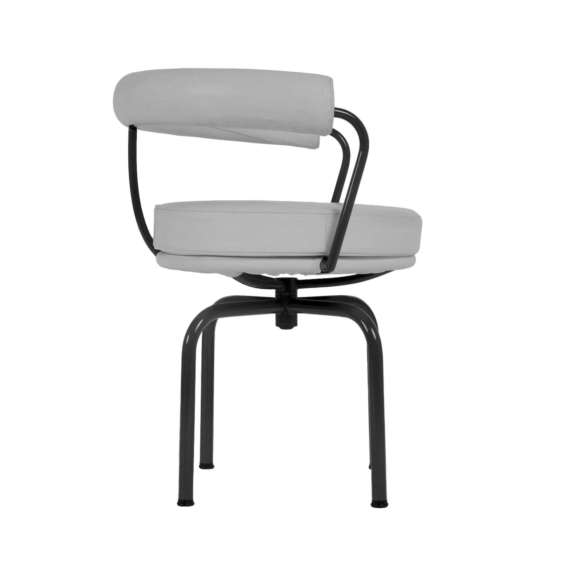 Corbusier 7 Swivel Chair image 2