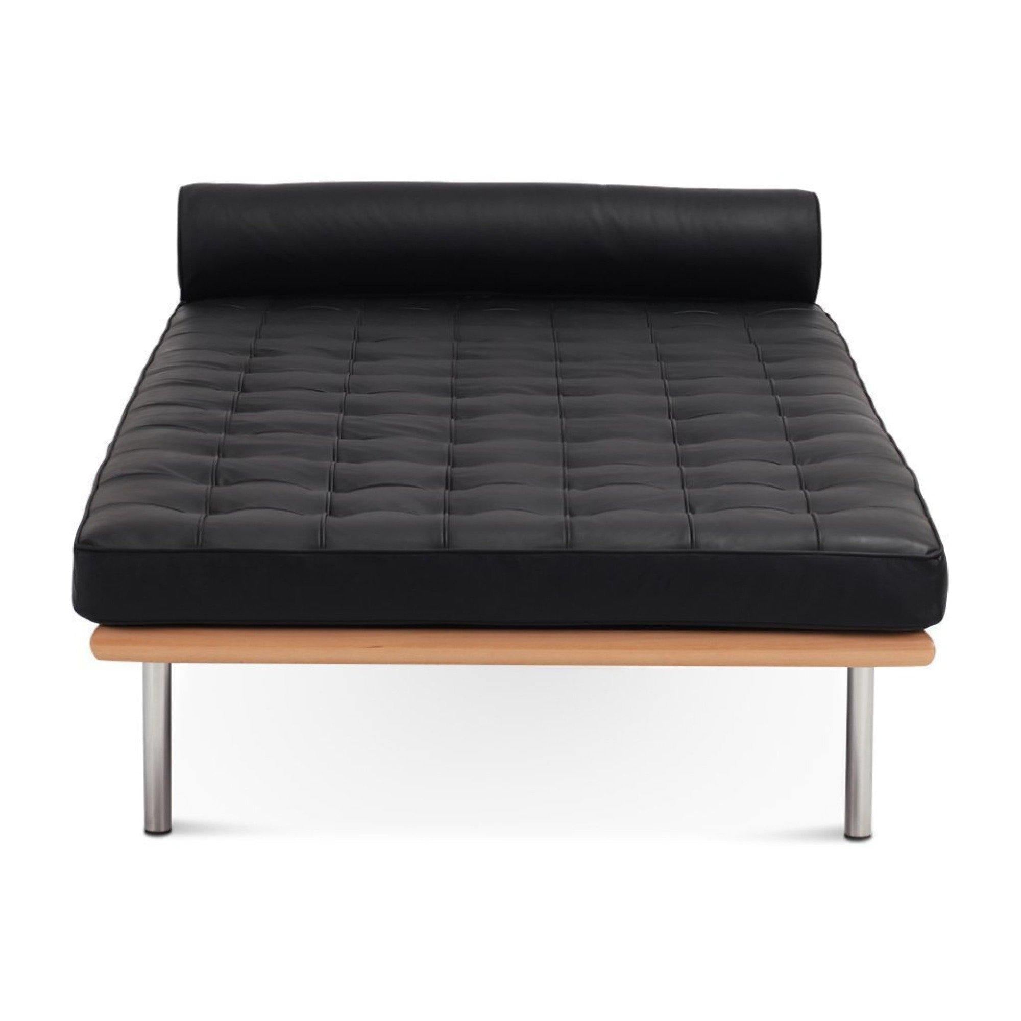 Barna Daybed in leather front view