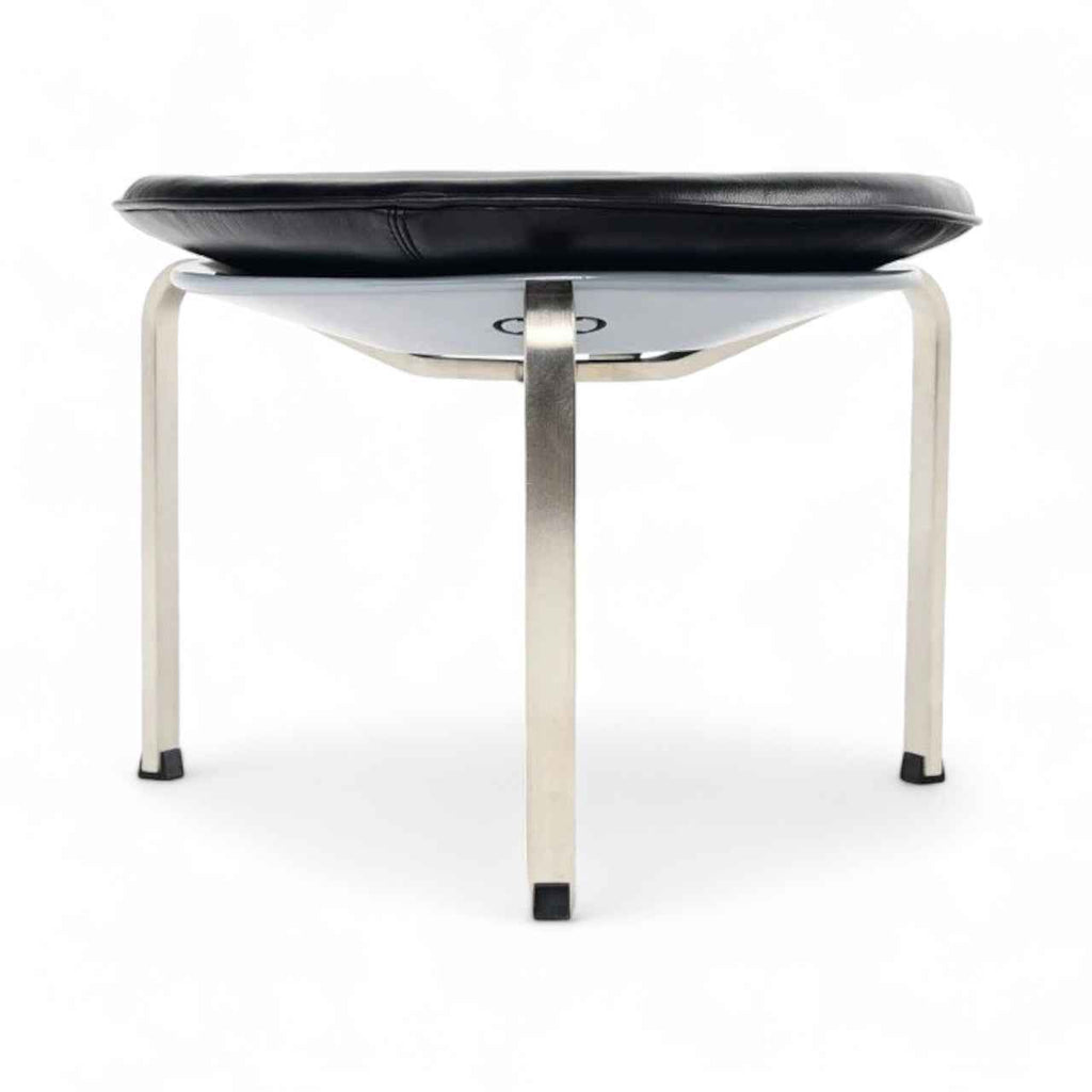 Poul 33 Stool