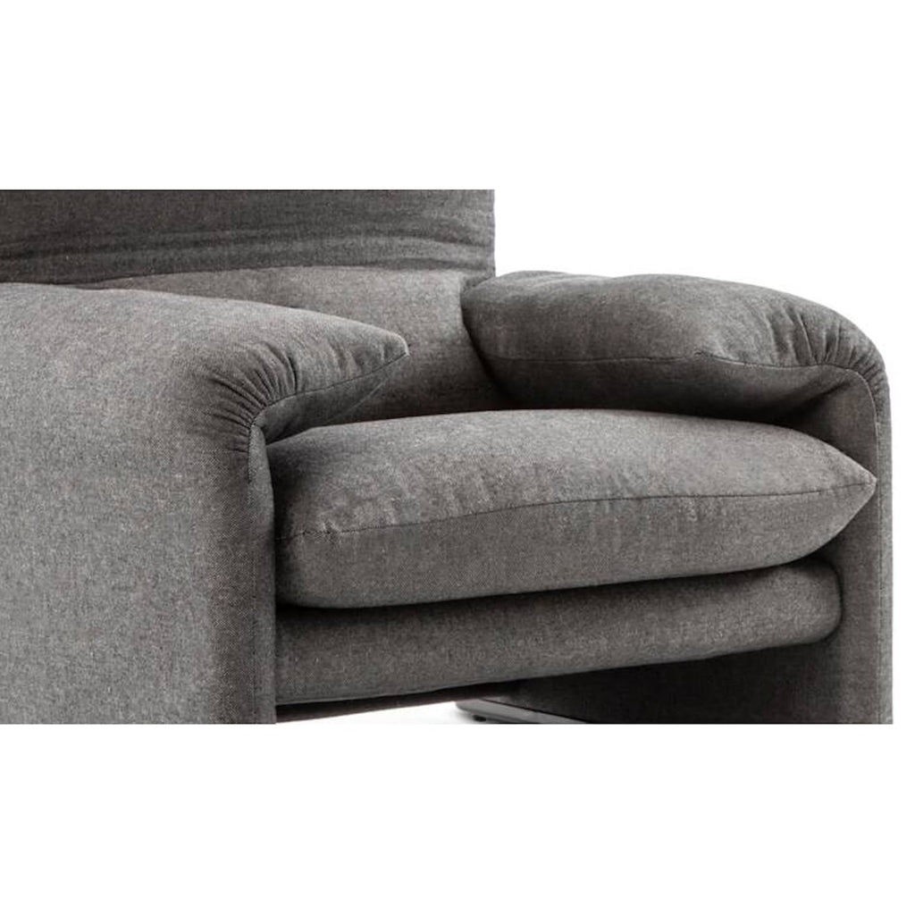 Maralunga Armchair Detail - Vico Magistretti Reproduction | Modern Approach